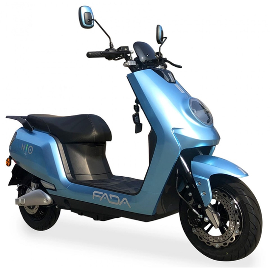Электроскутер Fada NiO 2000W (Li-Ion) голубой, Цвет: Голубой, Тип двигателя: Интегрированный в заднее колесо бесщеточный электродвигатель постоянного тока, Посадочных мест: 2, фото 